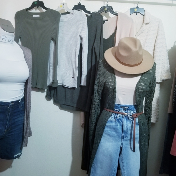 Shop these items in my closet! Like an item? Send me your Offer! - Picture 14 of 16